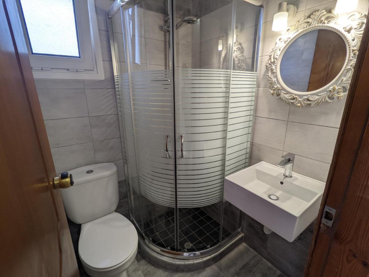 Modern 1-Bedroom With Bbq & Roof Garden Near Beach Stalós Zewnętrze zdjęcie